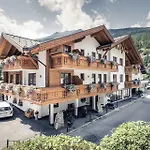 Andre Arnold - Boutique Affittacamere 3*