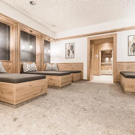 Andre Arnold - Boutique 招待所 3*