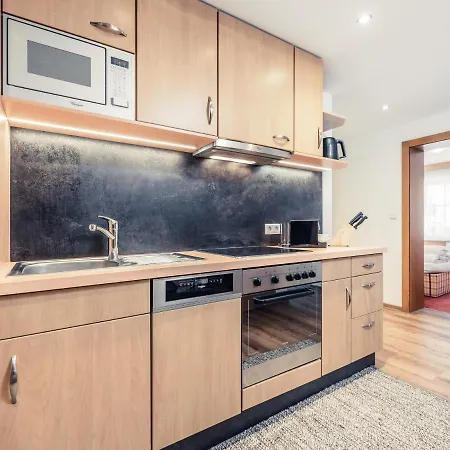 Andre Arnold - Boutique 招待所 3*