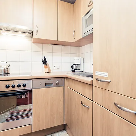 Andre Arnold - Boutique 招待所 3*