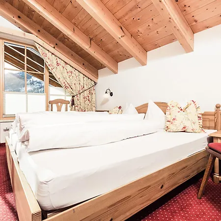 Andre Arnold - Boutique Pensjonat Sölden